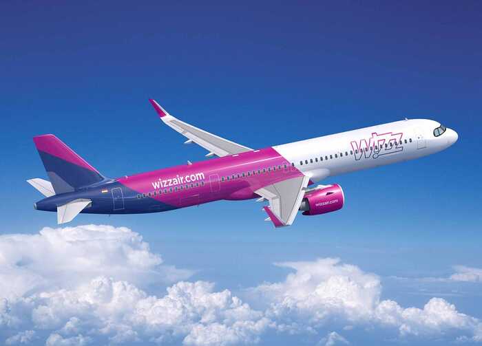 Літак Wizz Air через погоду понад 3 години не зміг приземлитись в аеропорту